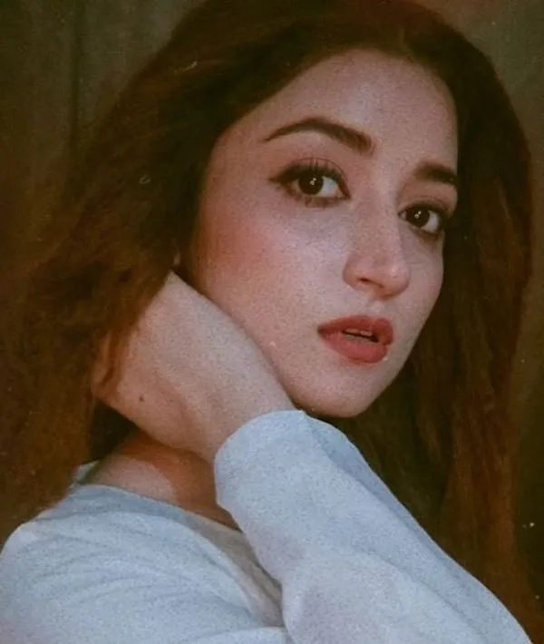 actress-saba-bukhari