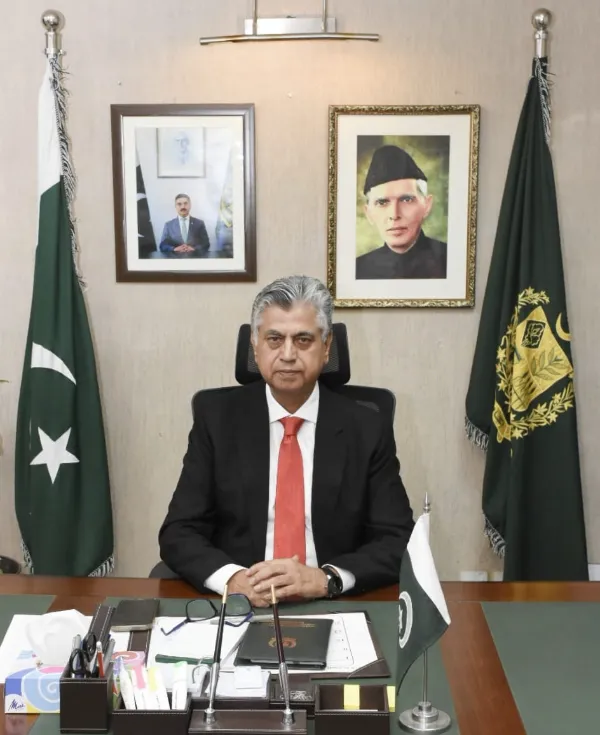 A fresh picture of Caretaker Minister of Information Murtaza Solangi in his office