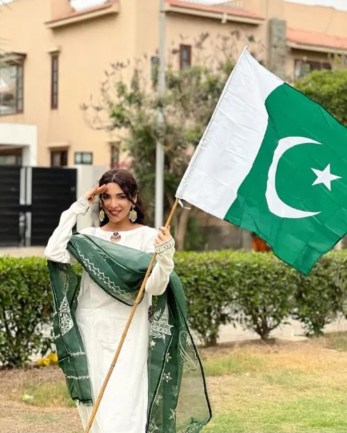 Pakistani Celebrities Celebrate Independence Day 2023