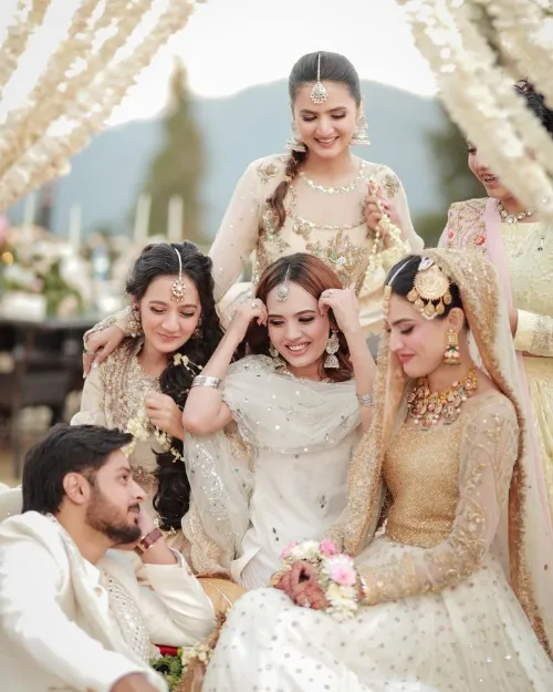 Iqra Kanwal Wedding Pictures with Husband & Sisters