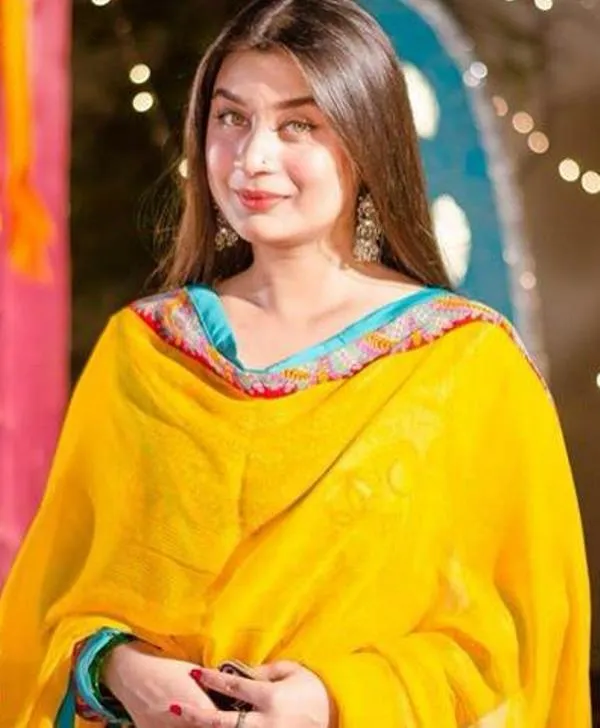 Actress Sarah Umair as Neeni