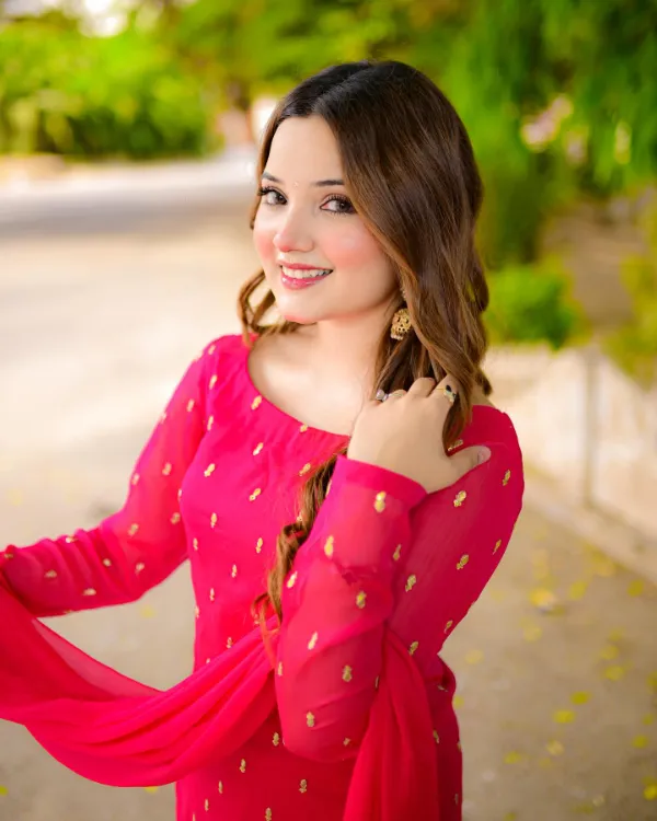 Rabeeca Khan looks pretty in Pink Dress