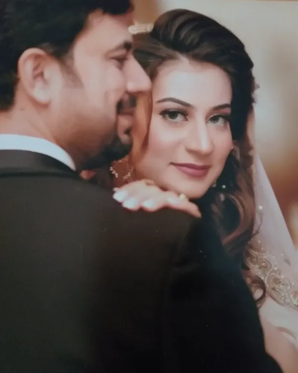 Memoona Qudoos Wedding Pics with husband Sohail