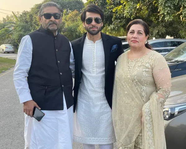 Actor Nameer Khan with his father and mother