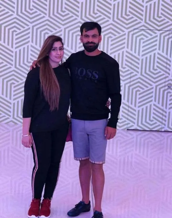 Muhammad Hafeez Enjoys Vacation in Australia with his Wife