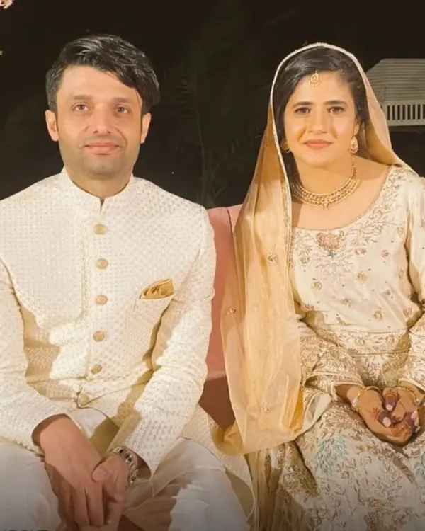 Cricketer Javeria Khan Wedding Picture with her Husband Waqas